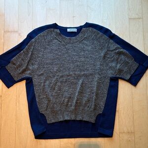 A Détacher to be detached Small Sweater